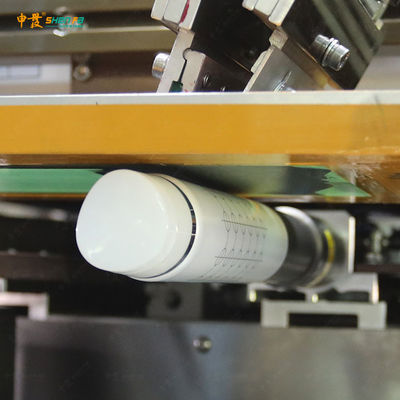 Serigrafi Sıcak Folyo Damgalama Makinesi Kozmetik Losyon Şişeleri Üzerine 4 Renkli Vernik Baskı